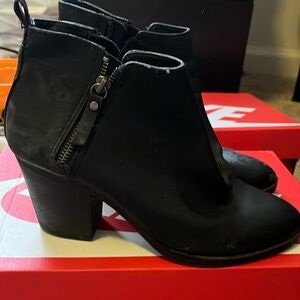 Heeled boots